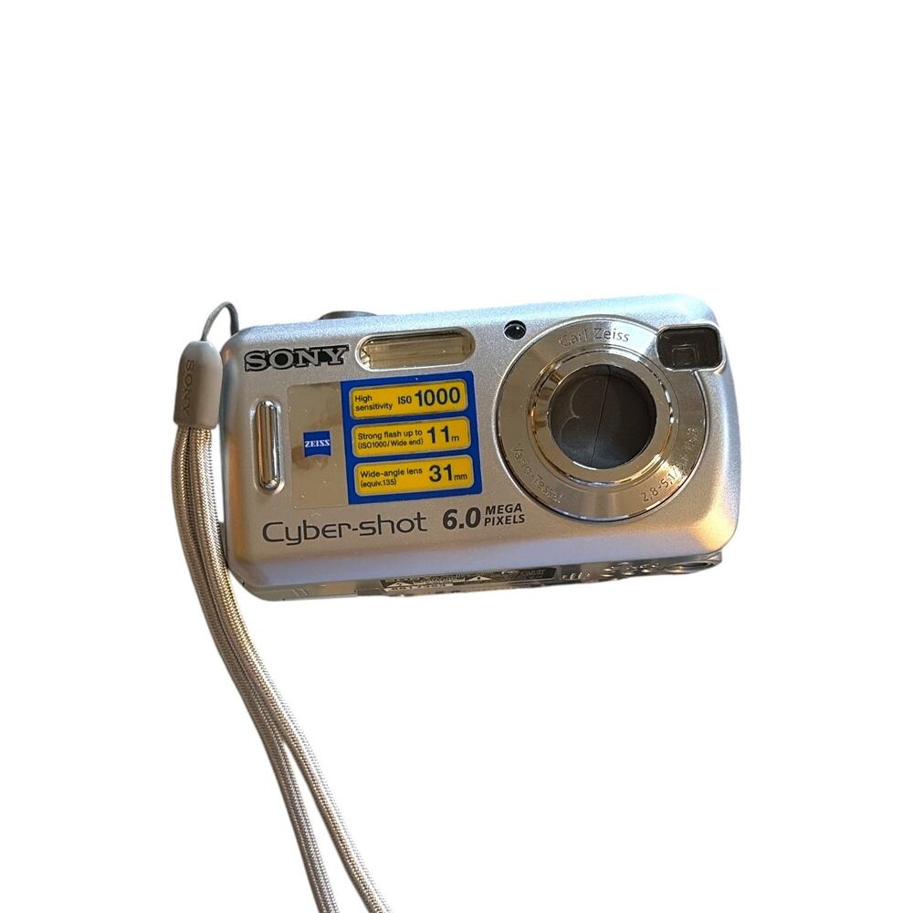 Vintage 2006 Y2K Sony Cyber-shot DSC-S600 Digicam – Classic Retro Look